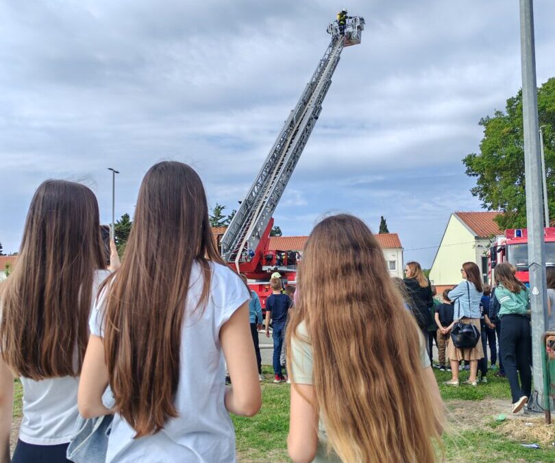 Evakuacijska vježba u OŠ Krune Krstića